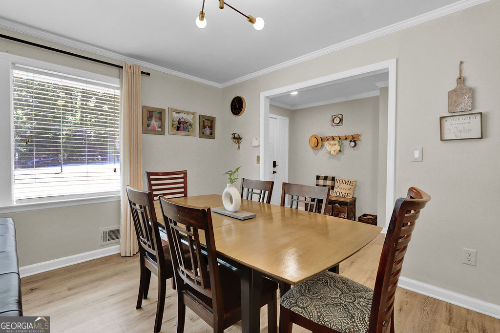 557 Rue Montaigne Stone Mountain GA 30083