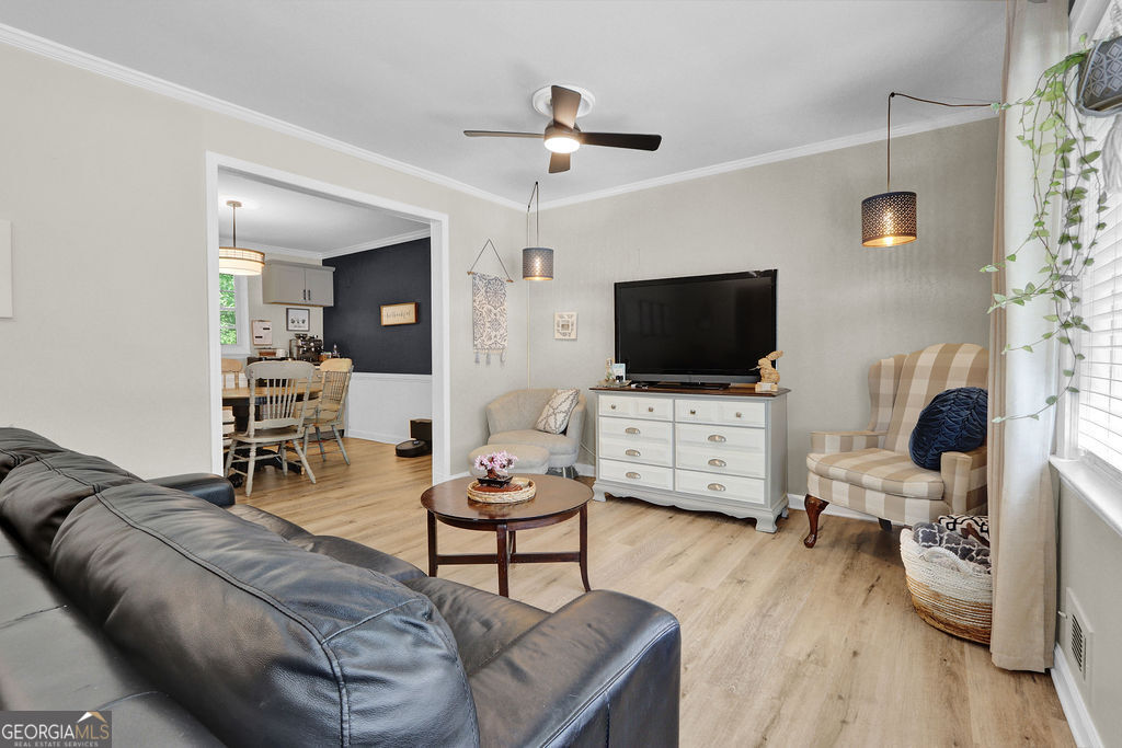 557 Rue Montaigne Stone Mountain GA 30083
