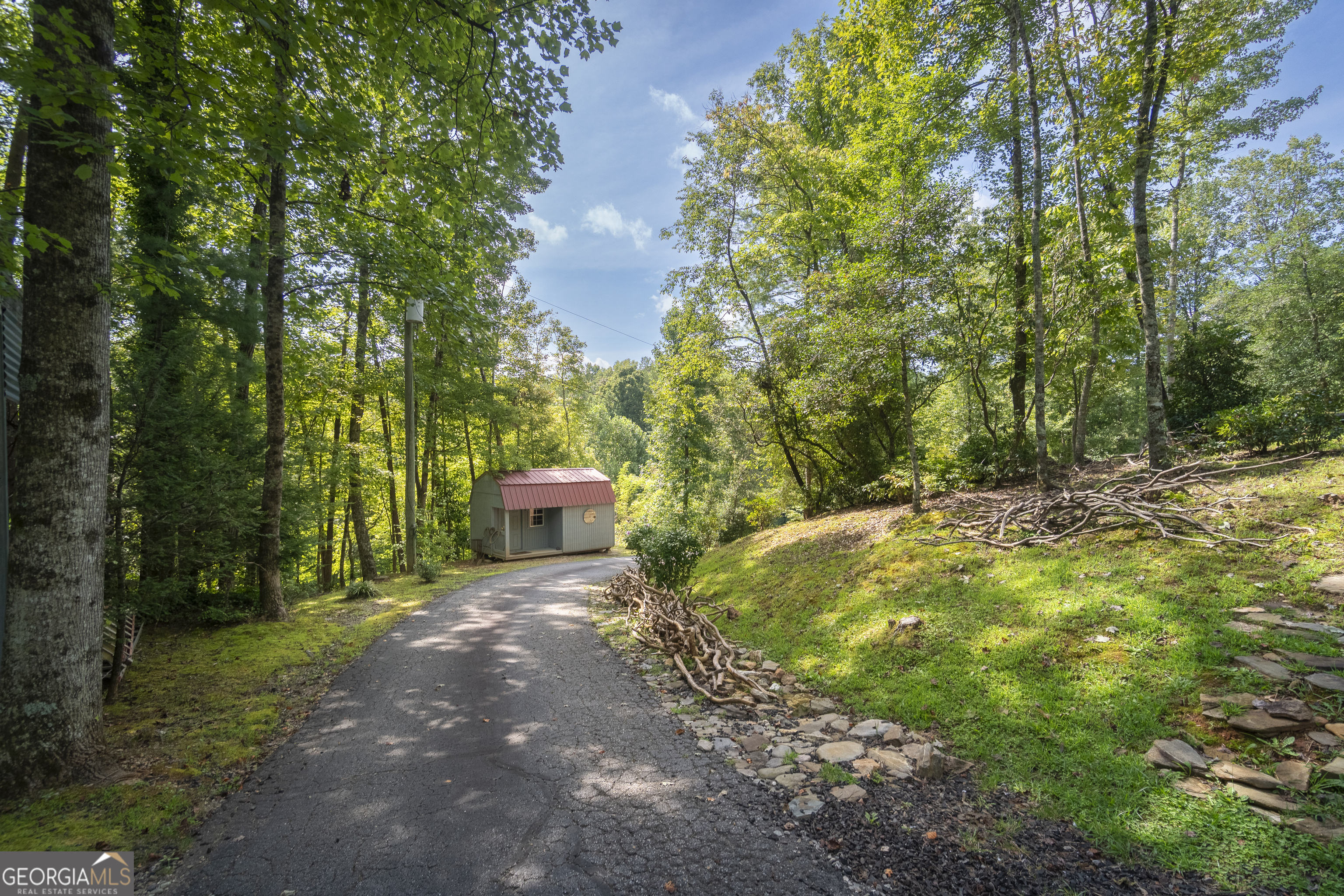 7869 Highway 75 Alt Helen GA 30545