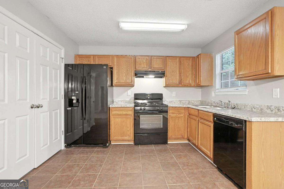 6384 Stonebridge Creek Lane Lithonia GA 30058