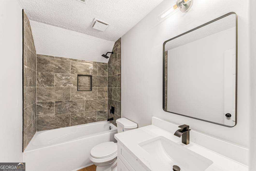 1039 River Bend Court Riverdale GA 30296