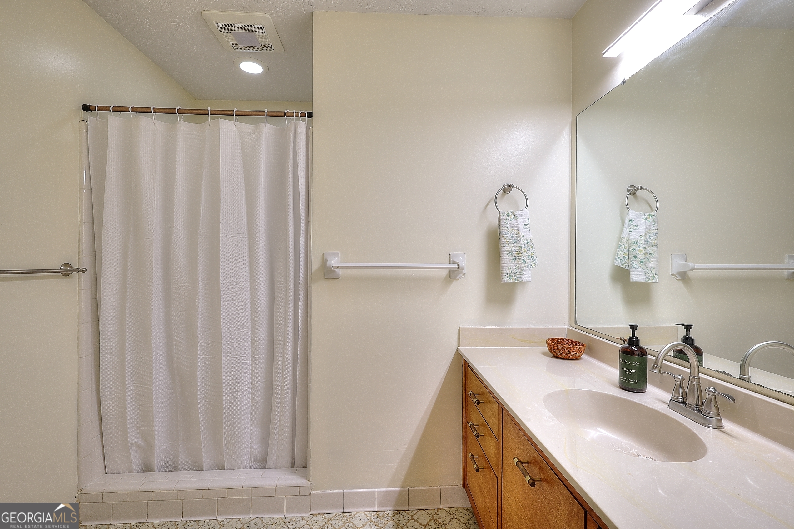 1878 Harbour Oaks Drive Snellville GA 30078