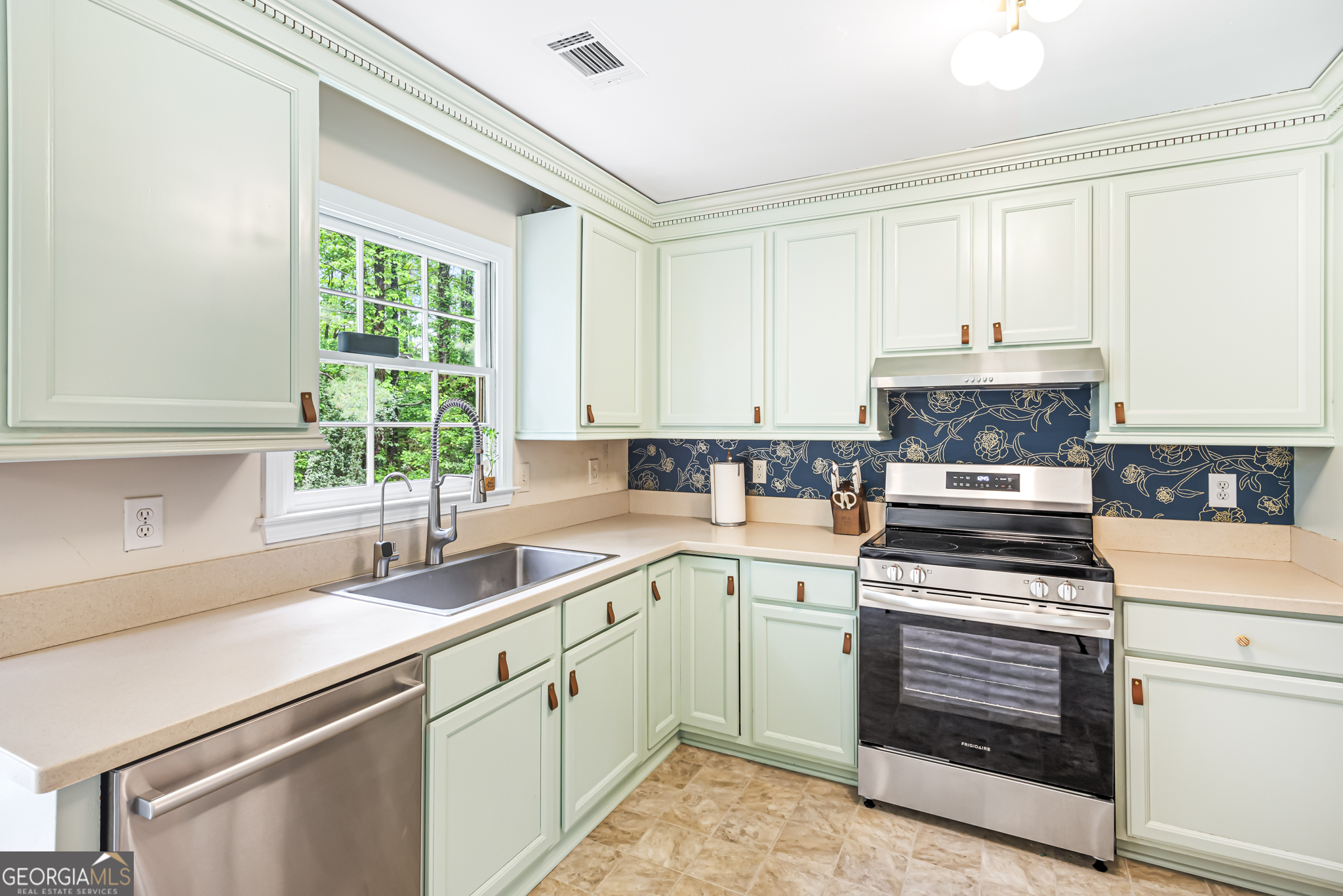 105 Leyland Court Fayetteville GA 30215