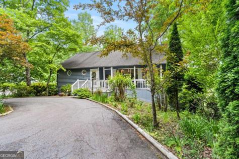 5686 Pine Crest Road Young Harris GA 30582