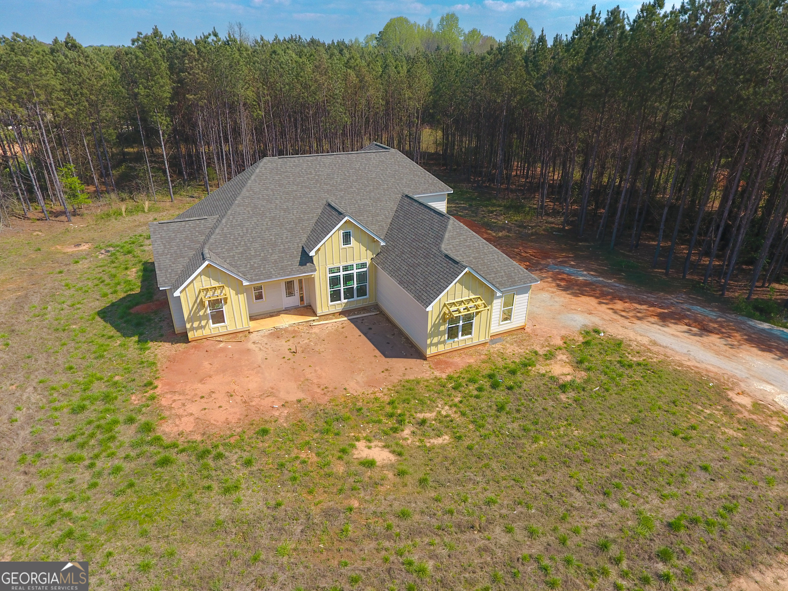 41 Commanche Circle Williamson GA 30292