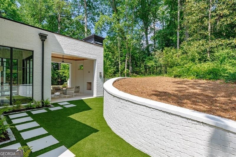 2983 Habersham Court NW Atlanta GA 30305