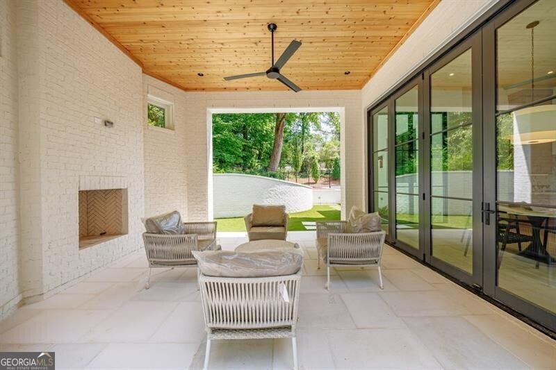 2983 Habersham Court NW Atlanta GA 30305