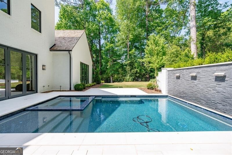 2983 Habersham Court NW Atlanta GA 30305
