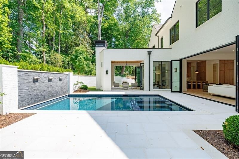 2983 Habersham Court NW Atlanta GA 30305