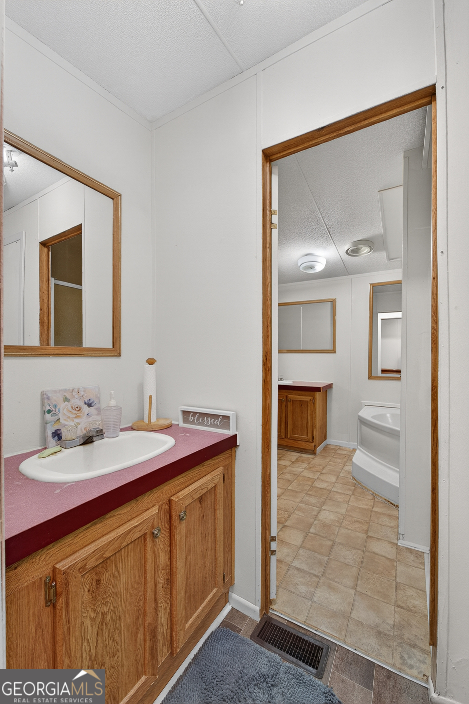 1945 Blackwell Street Waycross GA 31503