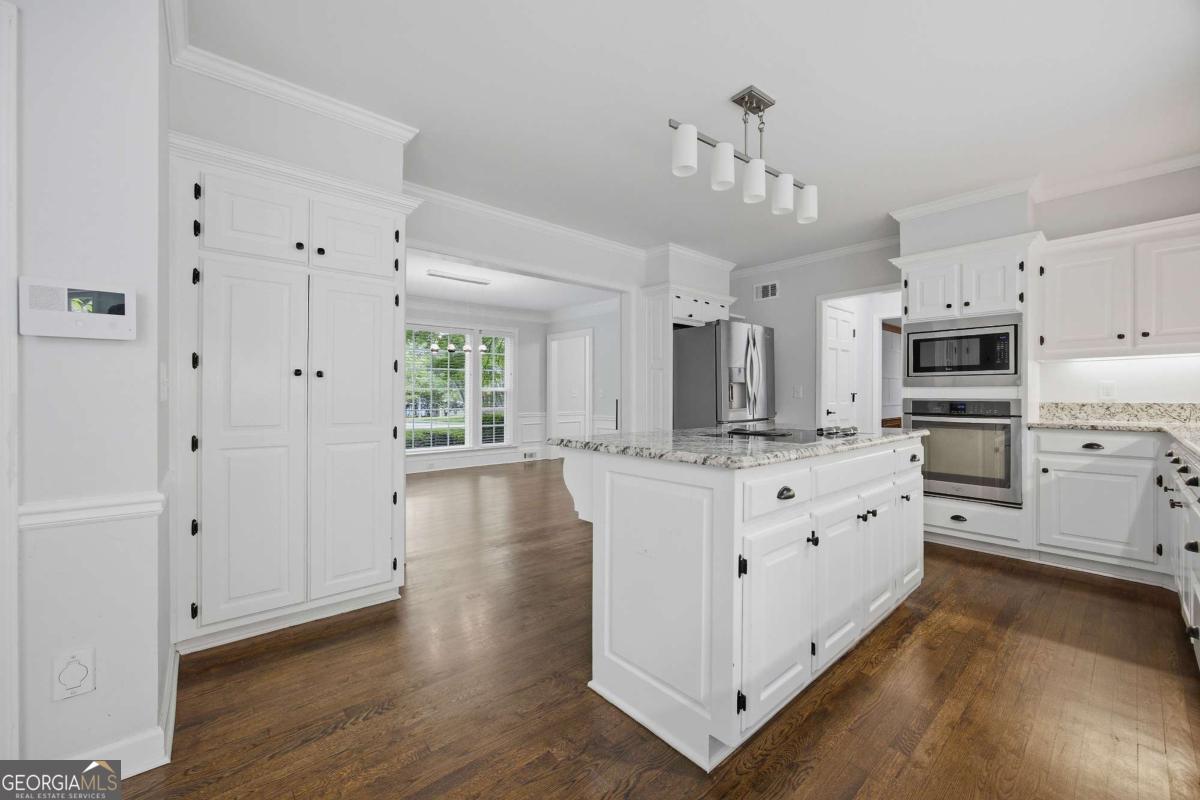 7525 S Spalding Drive Sandy Springs GA 30350