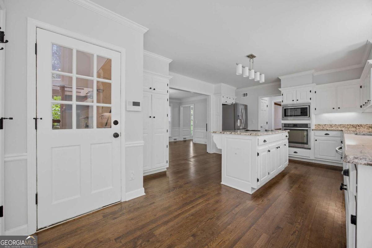 7525 S Spalding Drive Sandy Springs GA 30350