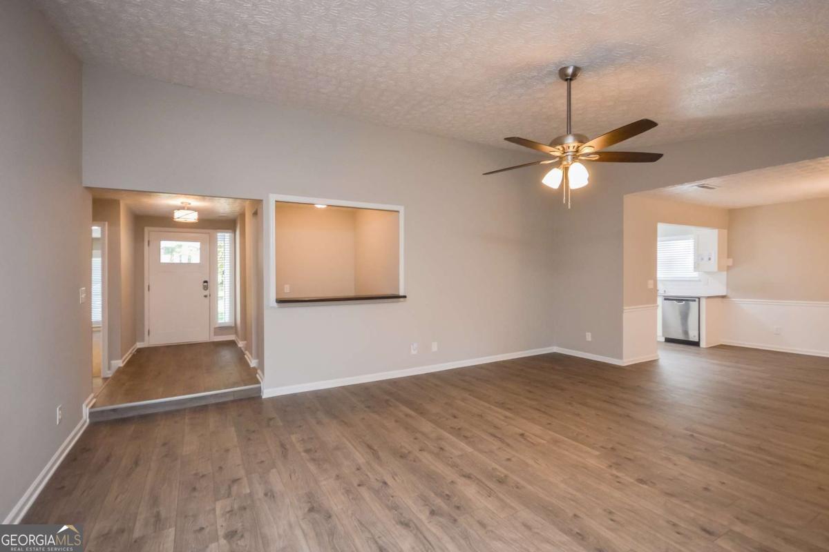 3240 Trotters Walk Circle Snellville GA 30078