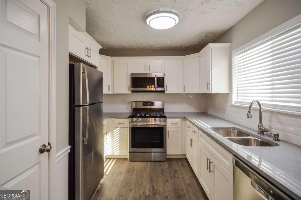 3240 Trotters Walk Circle Snellville GA 30078