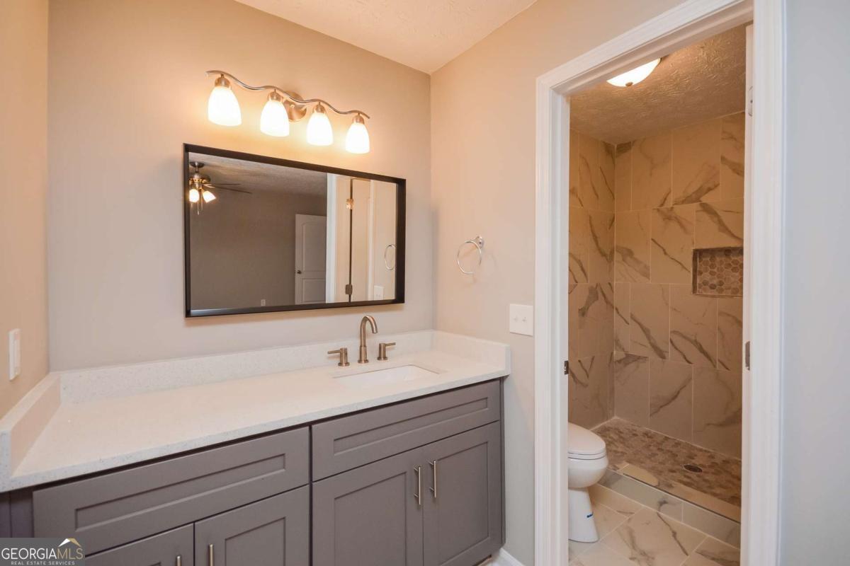 3240 Trotters Walk Circle Snellville GA 30078