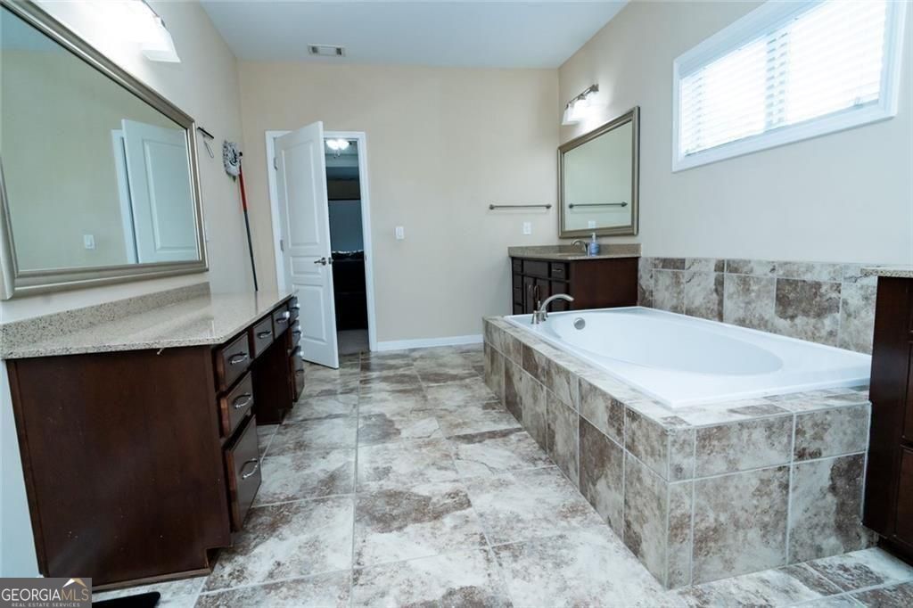 1045 Wesbourough Place Alpharetta GA 30004