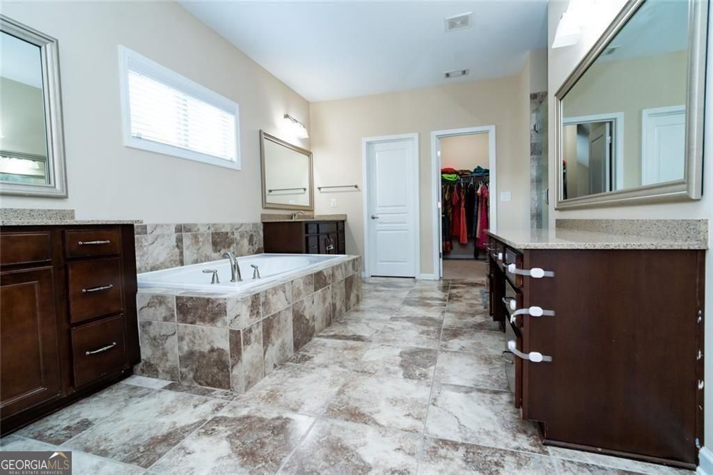 1045 Wesbourough Place Alpharetta GA 30004