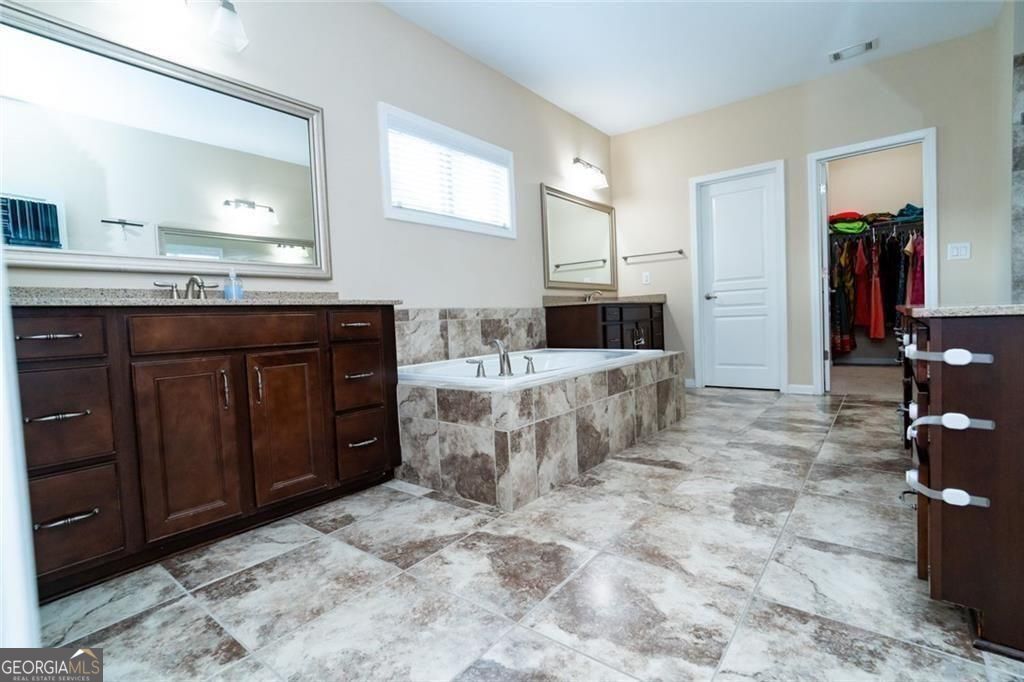 1045 Wesbourough Place Alpharetta GA 30004