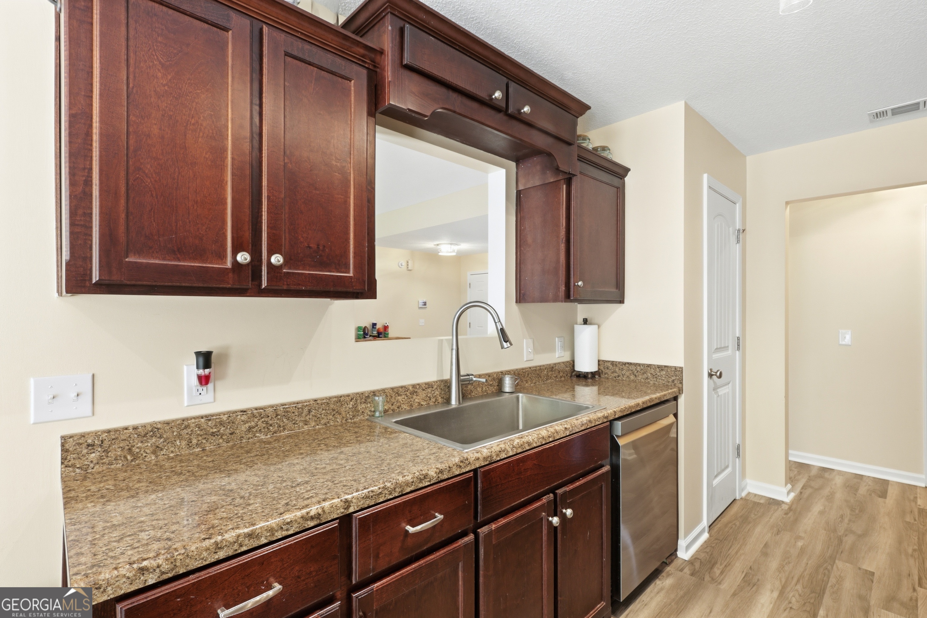 1209 Peacock Trail Hinesville GA 31313
