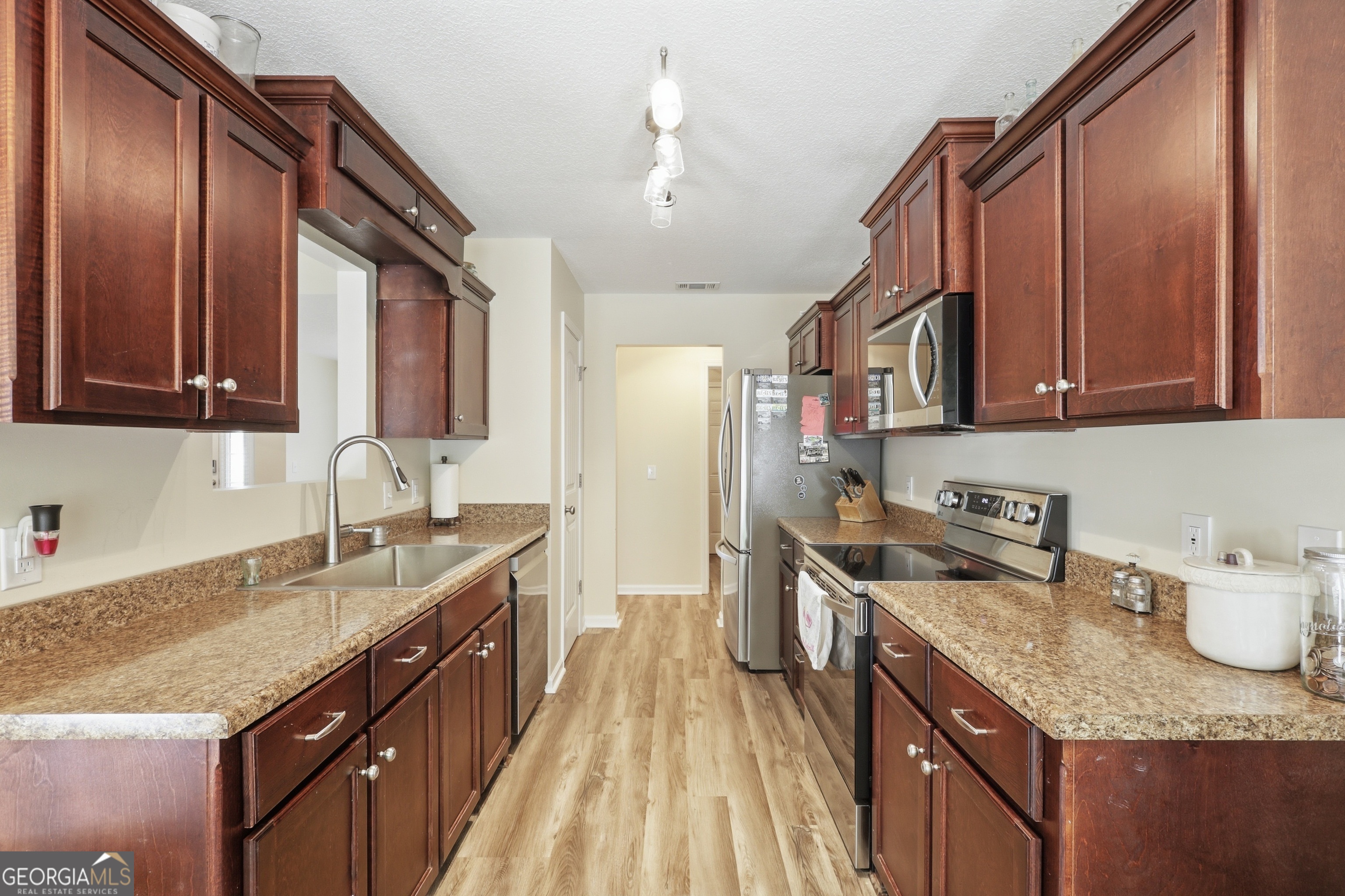 1209 Peacock Trail Hinesville GA 31313