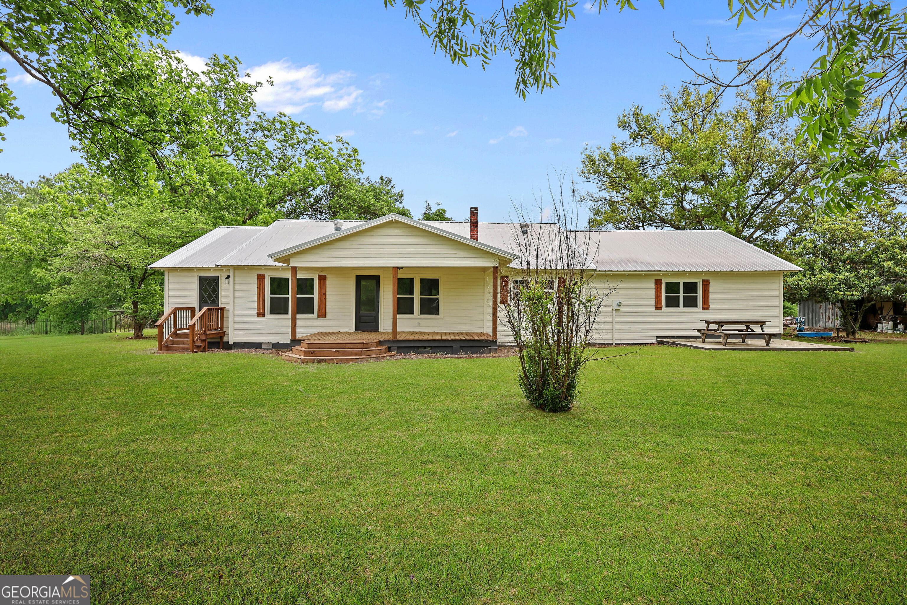 1535 W River Road Rhine GA 31077