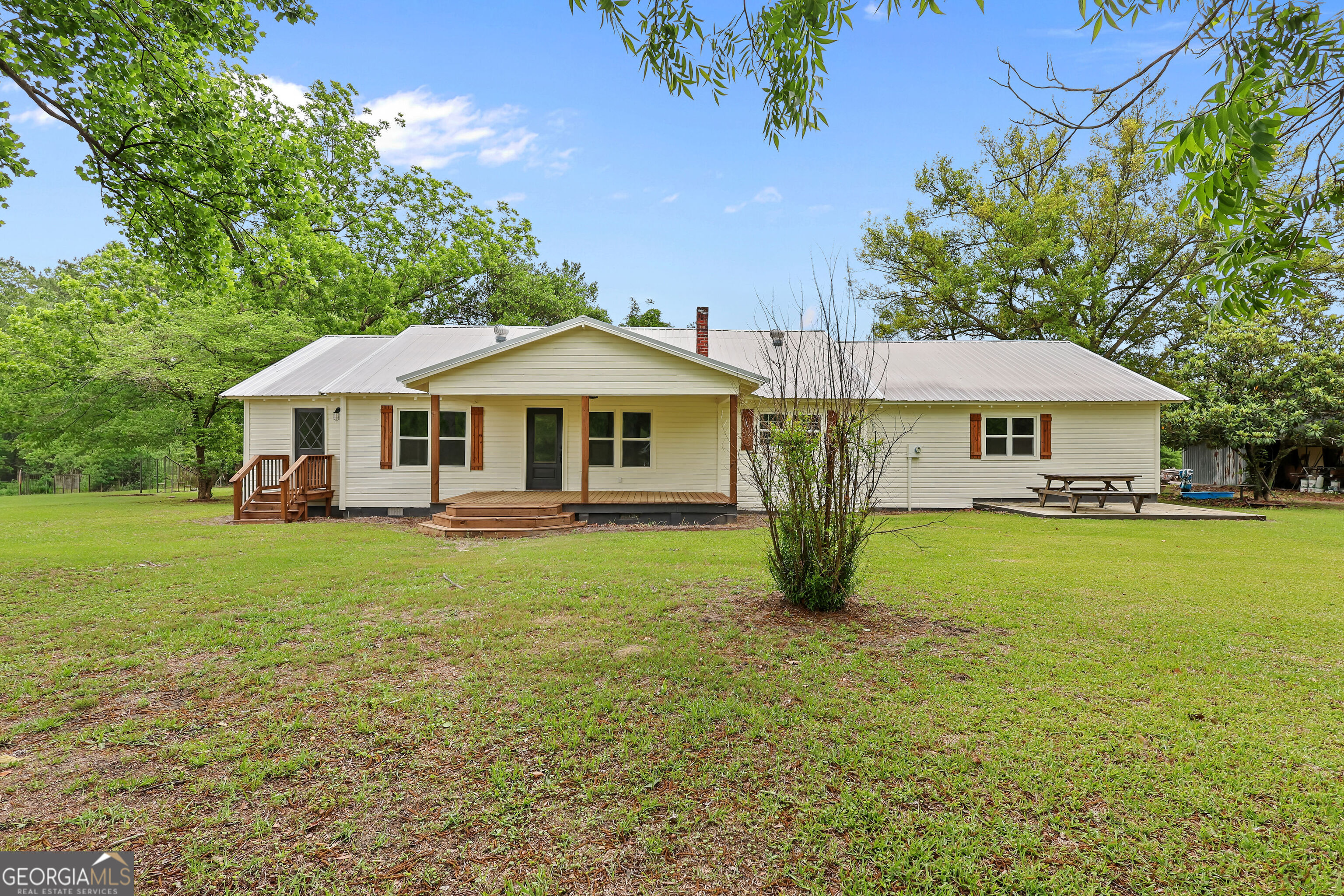 1535 W River Road Rhine GA 31077