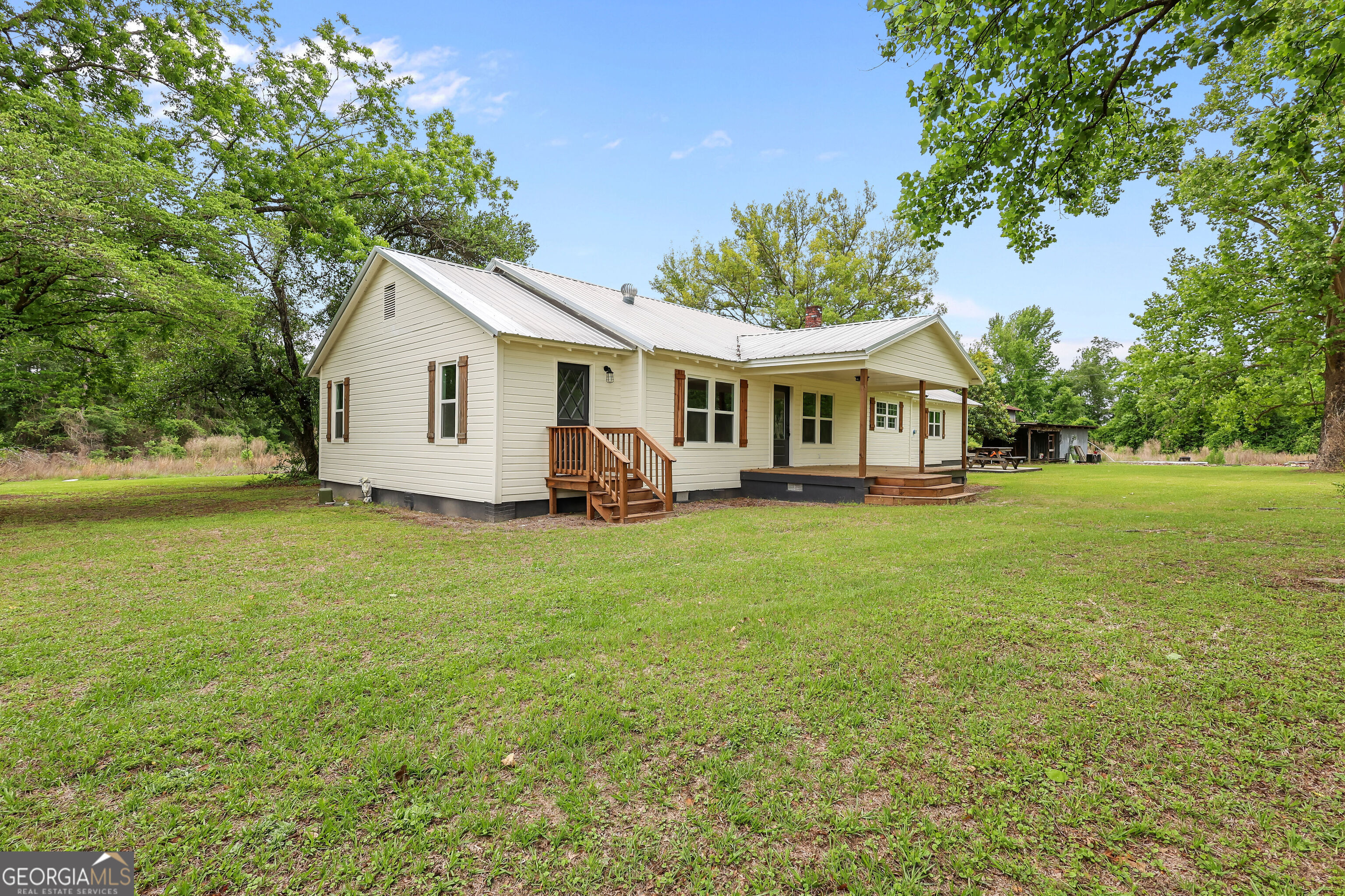 1535 W River Road Rhine GA 31077