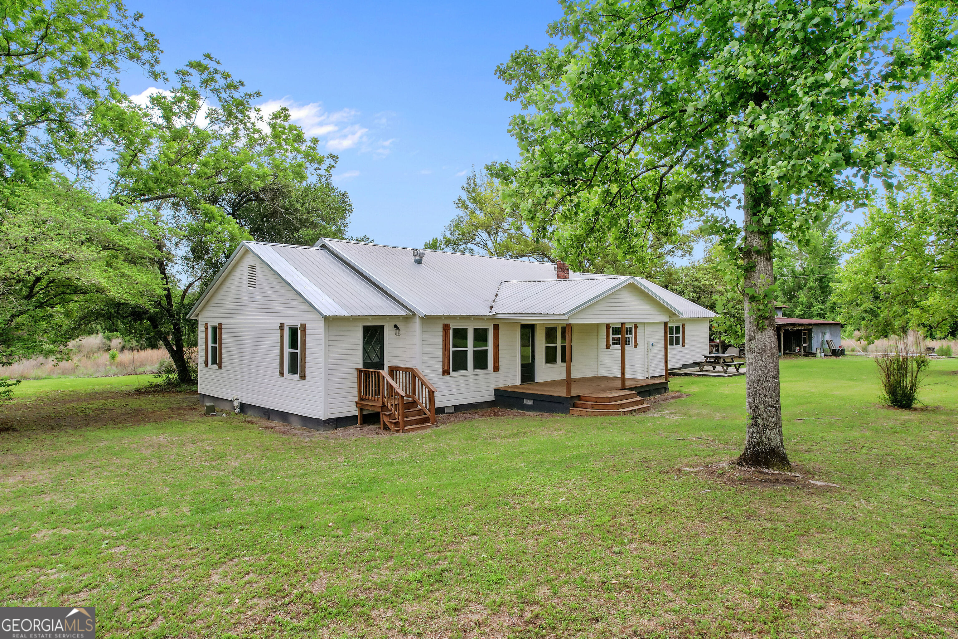 1535 W River Road Rhine GA 31077