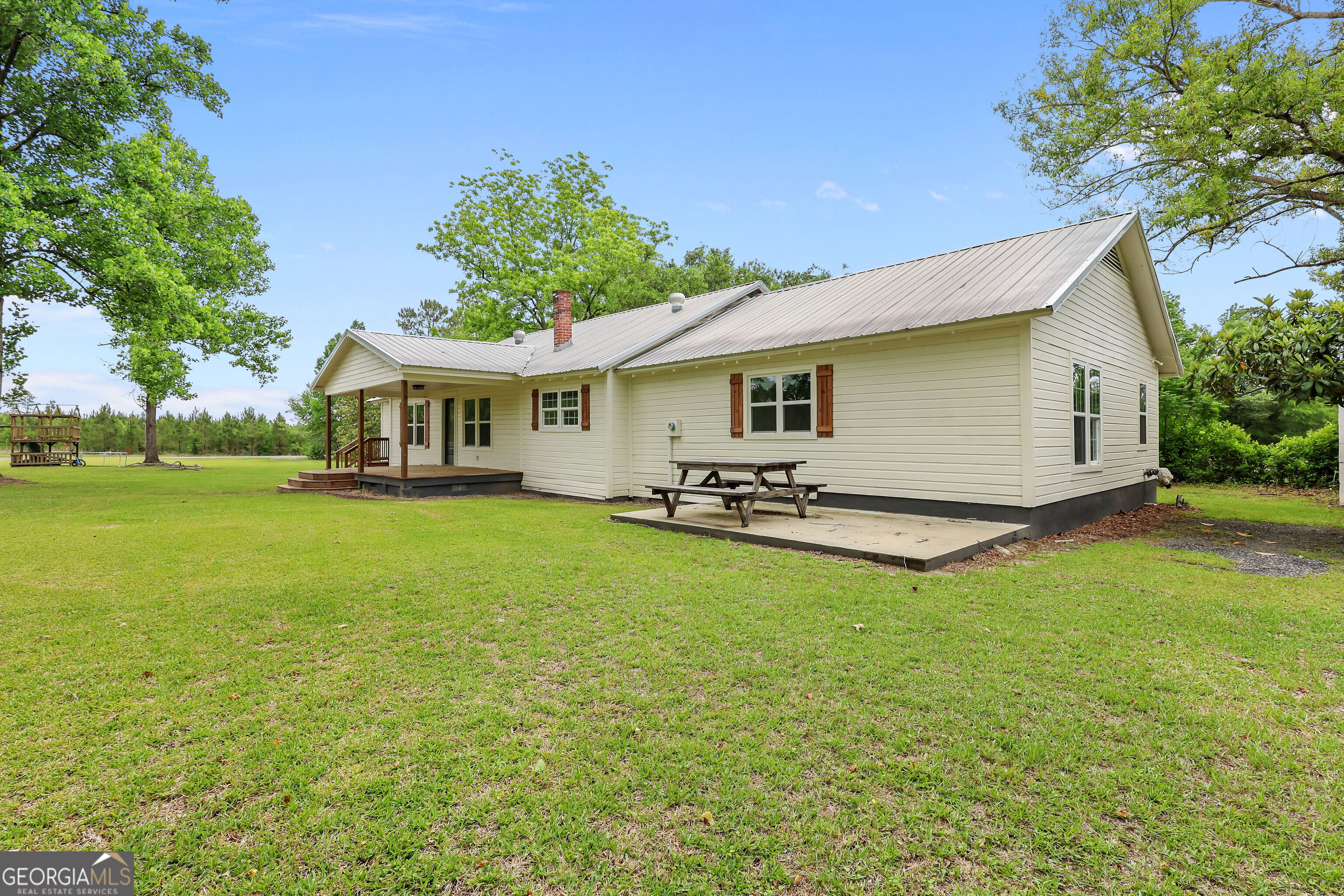 1535 W River Road Rhine GA 31077