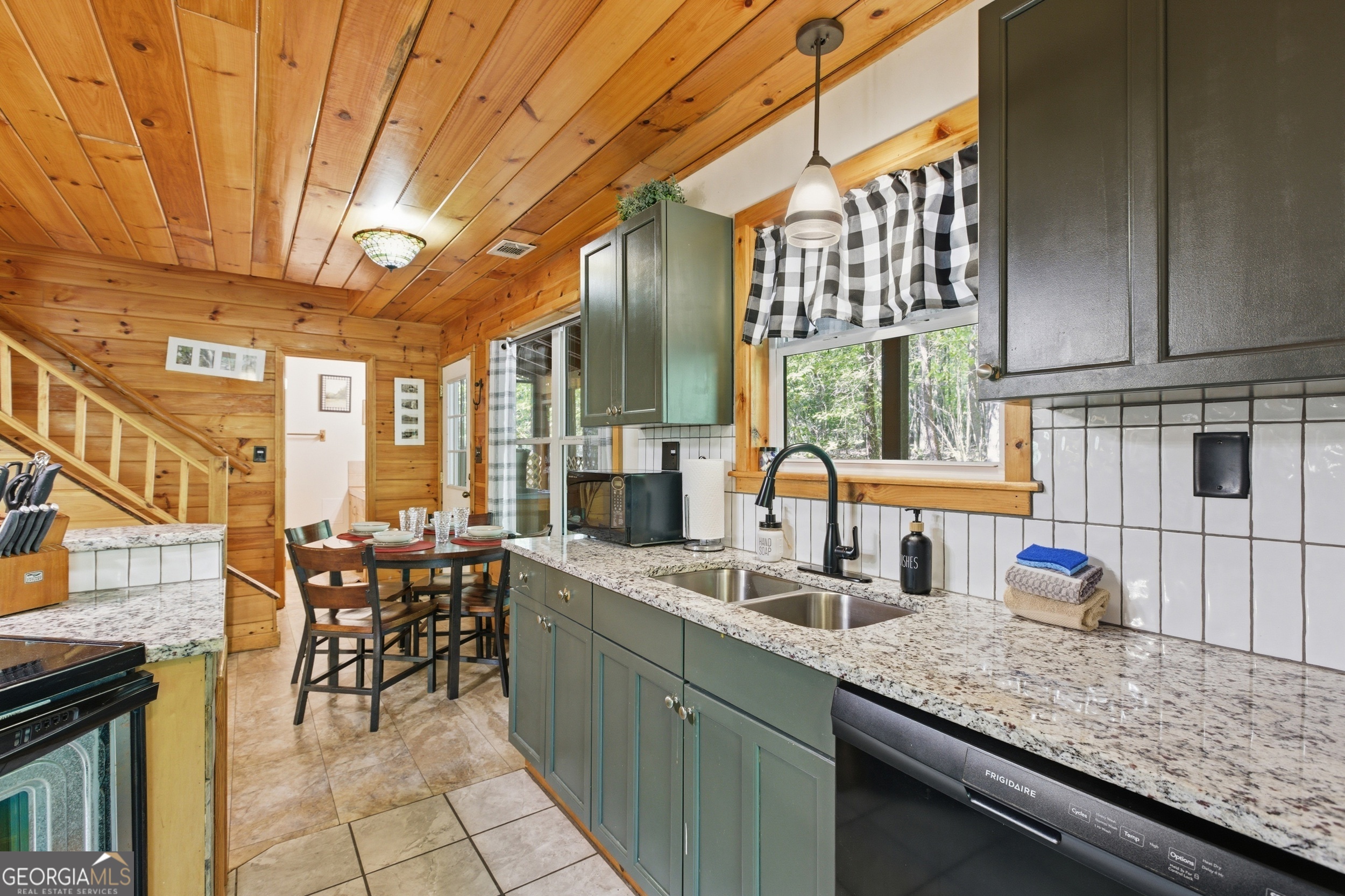 325 Blue Creek Cove Cleveland GA 30528