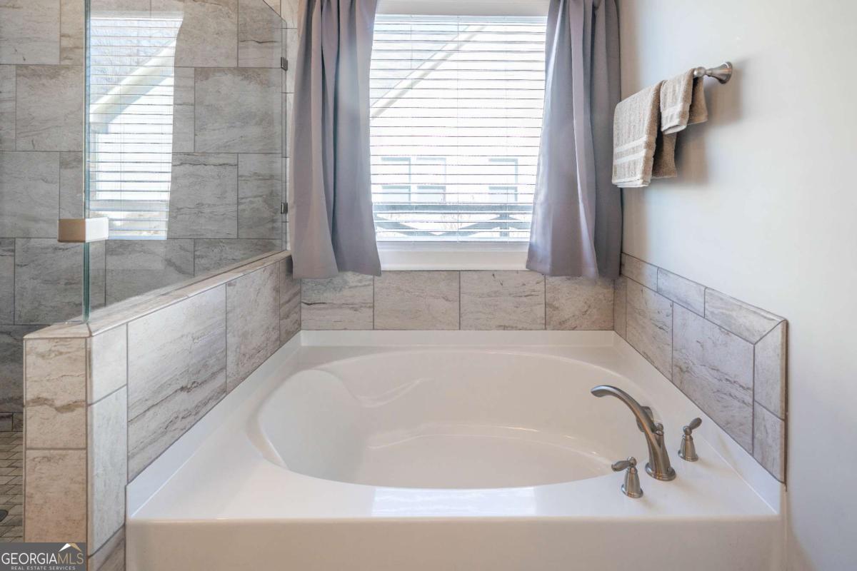 248 Azalea Lakes Drive Dallas GA 30157