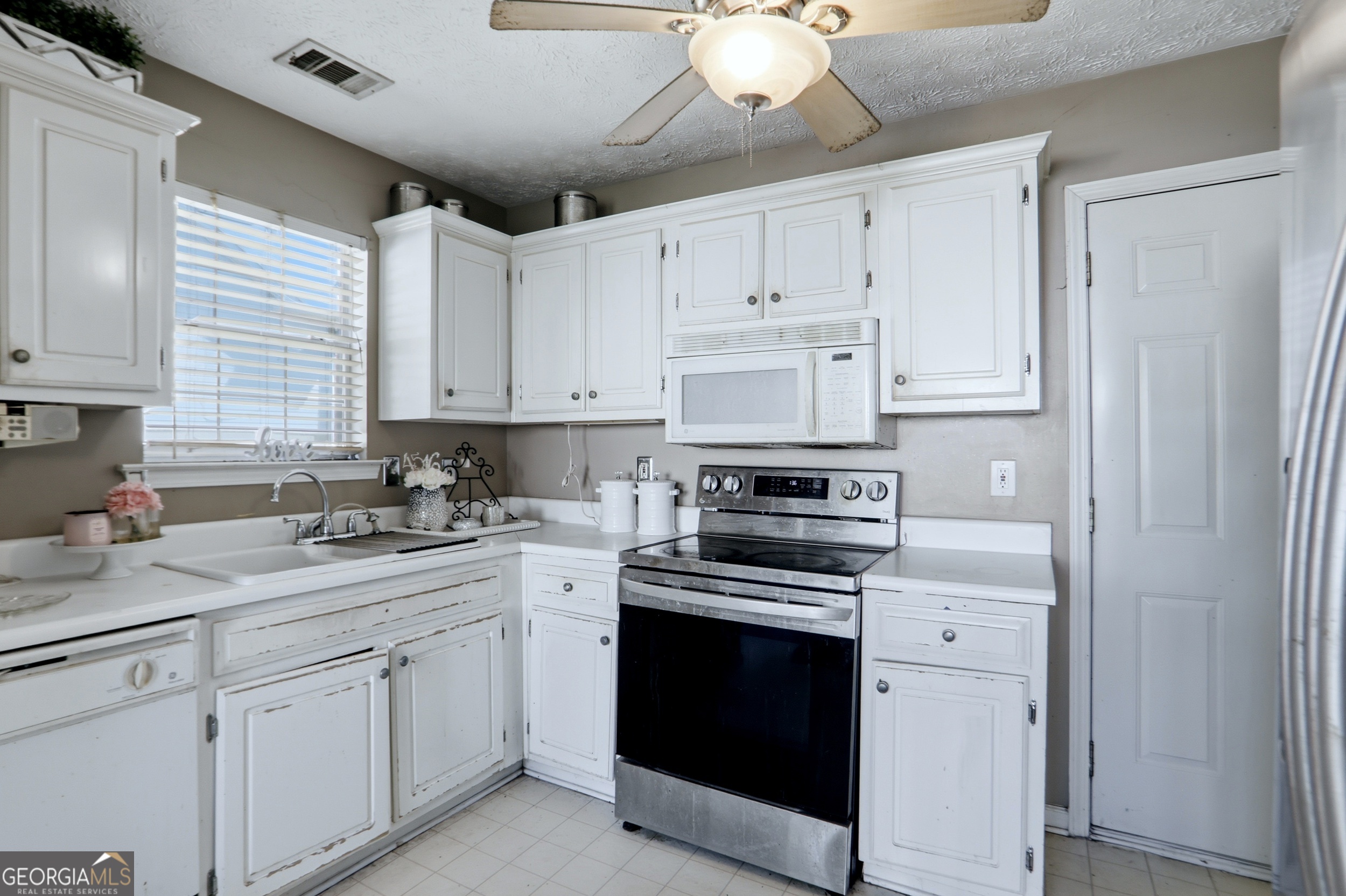 536 Creekview Overlook Stockbridge GA 30281