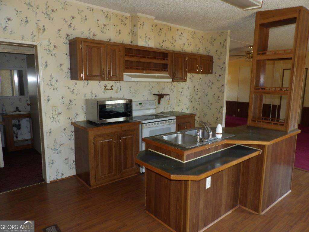 111 Sunnyside Drive Box Springs GA 31801