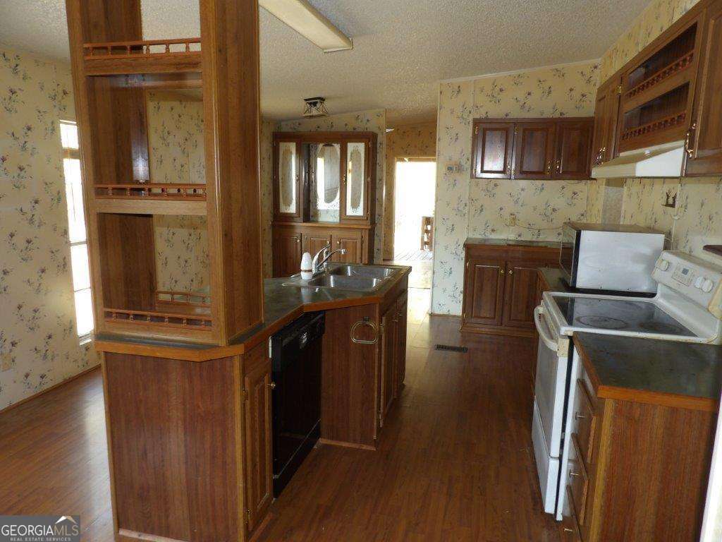 111 Sunnyside Drive Box Springs GA 31801
