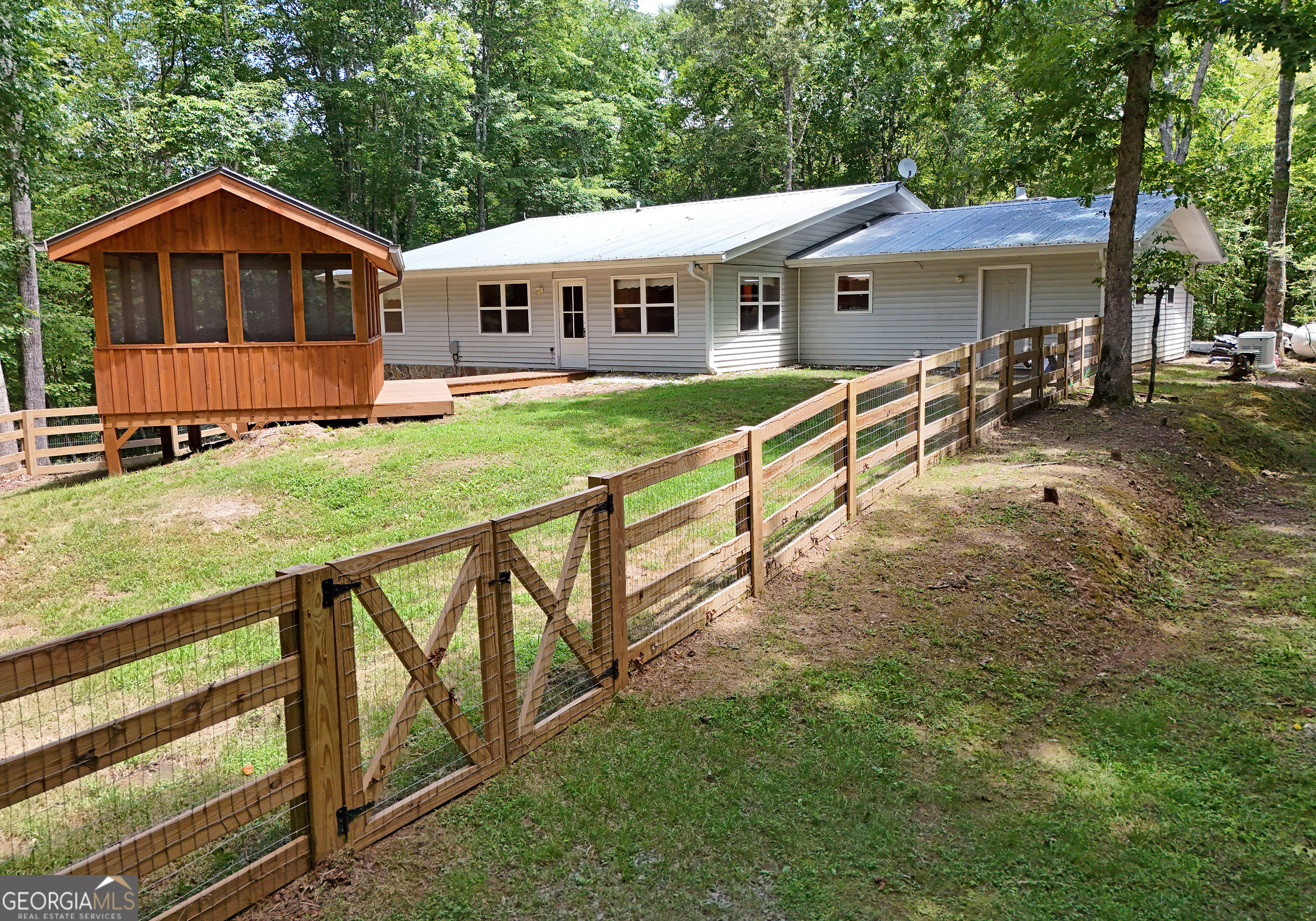 280 Lucky Lane Mineral Bluff GA 30559