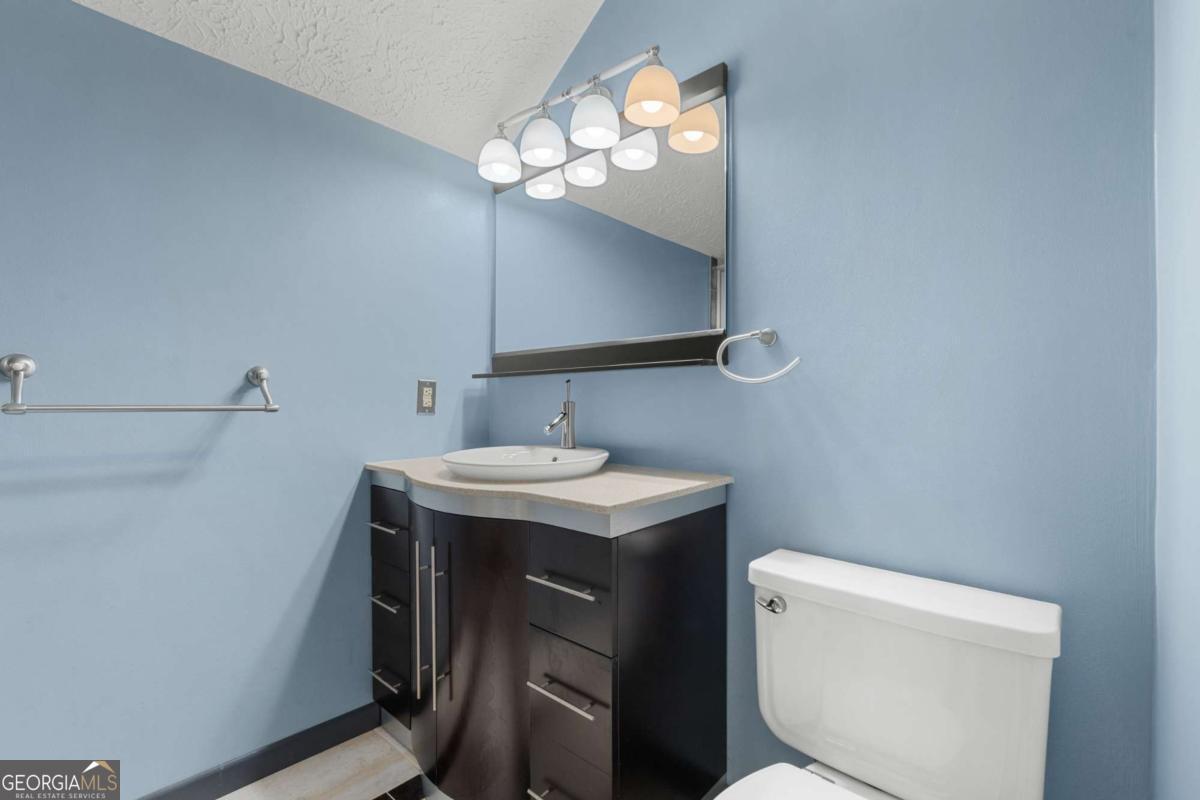 9 W Coquena Circle Savannah GA 31410