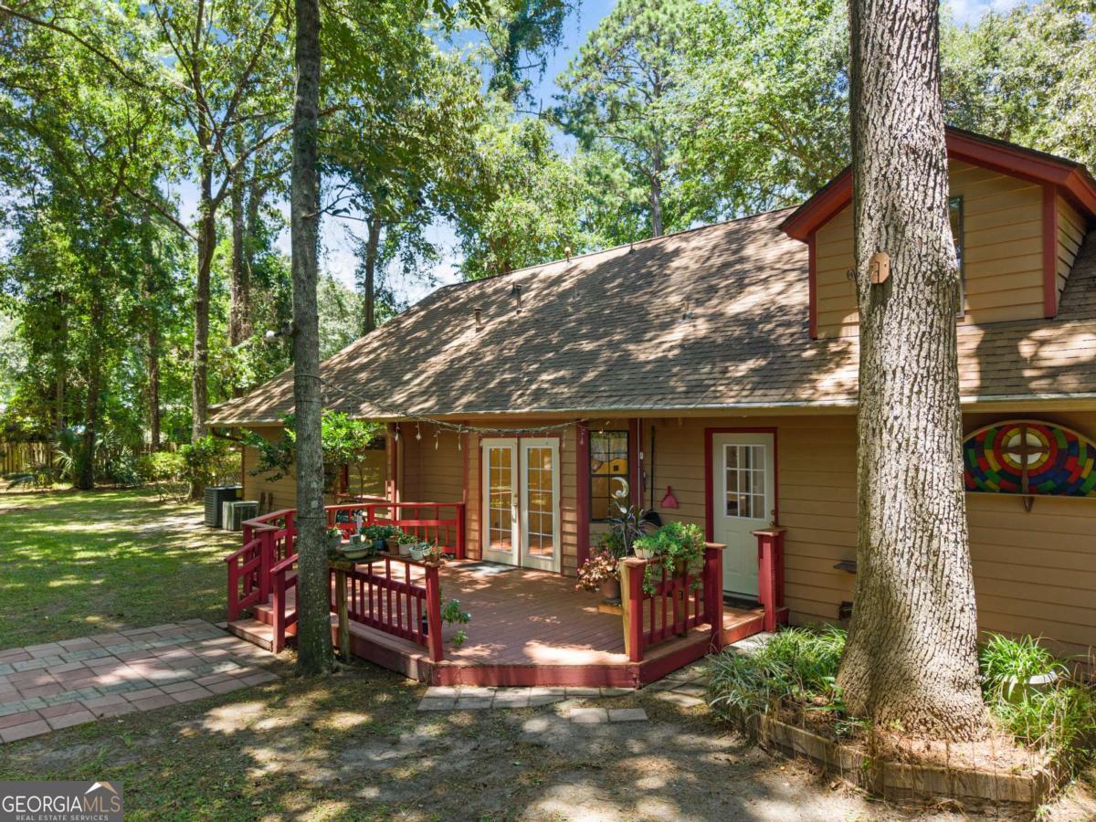 9 W Coquena Circle Savannah GA 31410