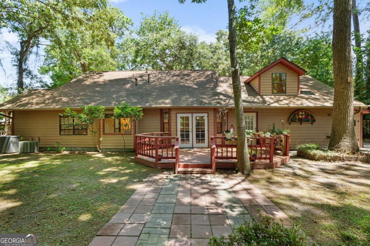 9 W Coquena Circle Savannah GA 31410