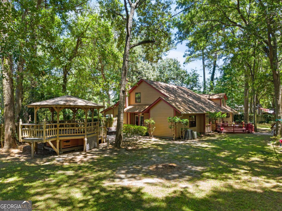 9 W Coquena Circle Savannah GA 31410