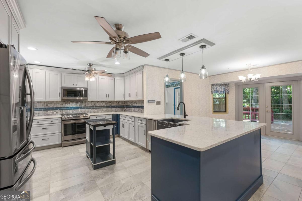 9 W Coquena Circle Savannah GA 31410