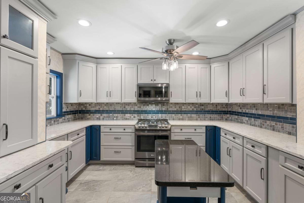 9 W Coquena Circle Savannah GA 31410