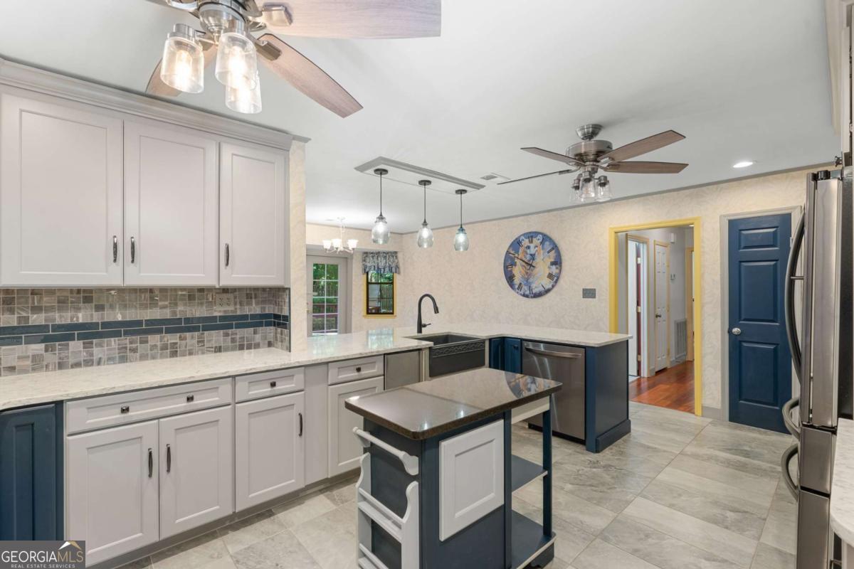 9 W Coquena Circle Savannah GA 31410