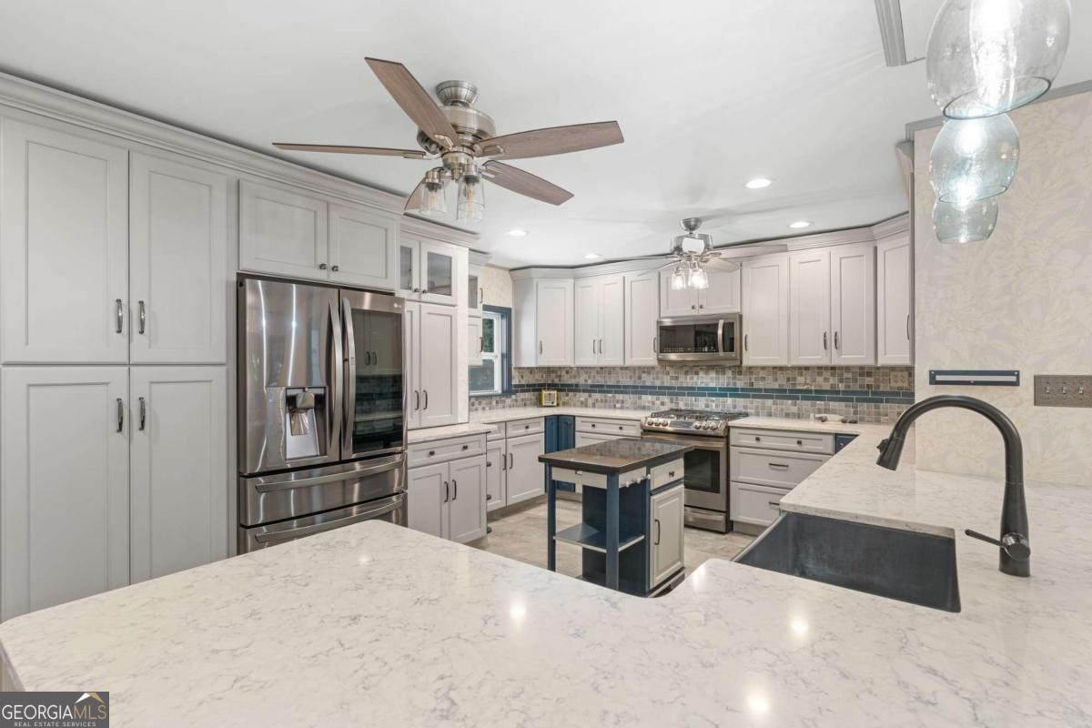 9 W Coquena Circle Savannah GA 31410
