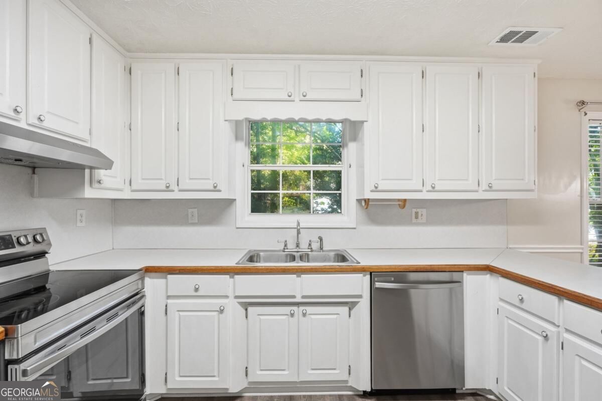 2072 Amberly Crossing Lane Dacula GA 30019