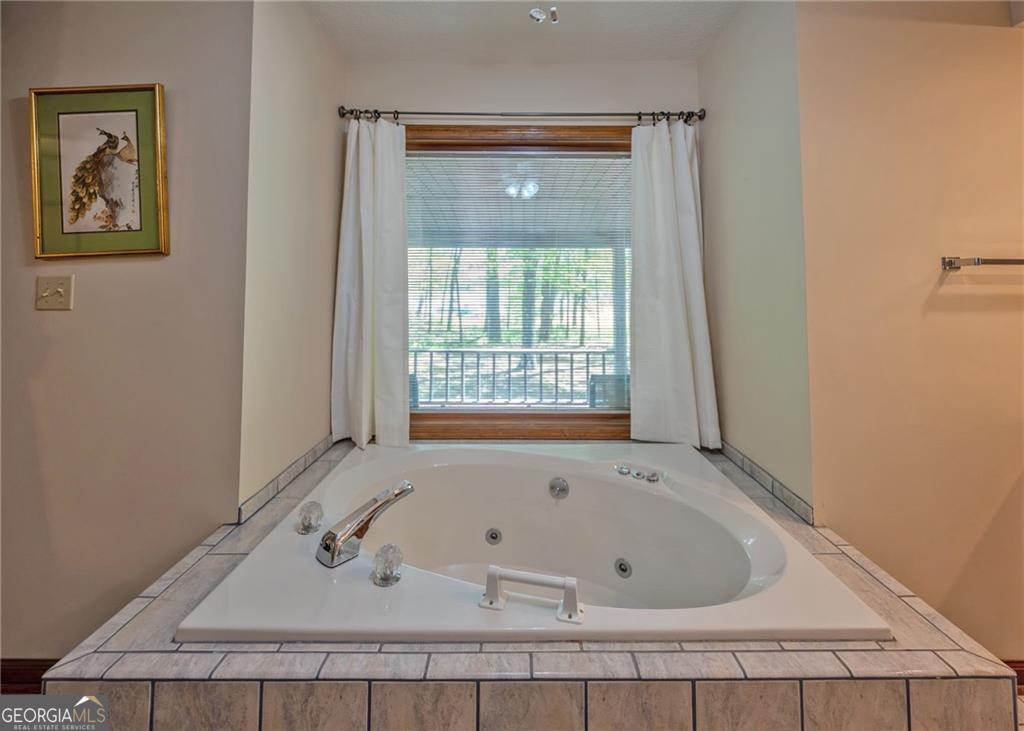 7 Old Oak Trail Hartwell GA 30643