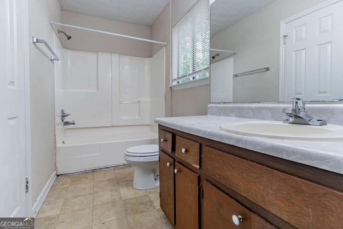 6708 Bedford Road Rex GA 30273