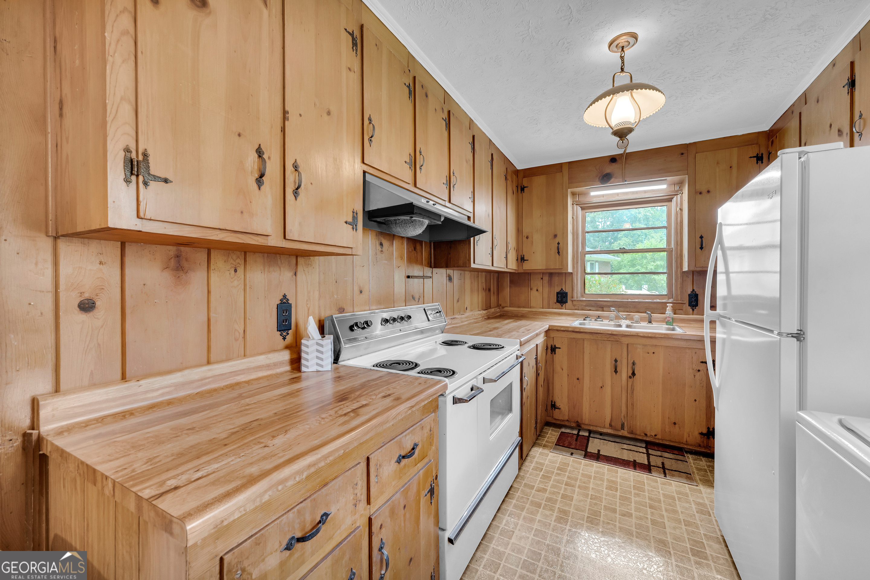 24 Laurel Drive Hartwell GA 30643