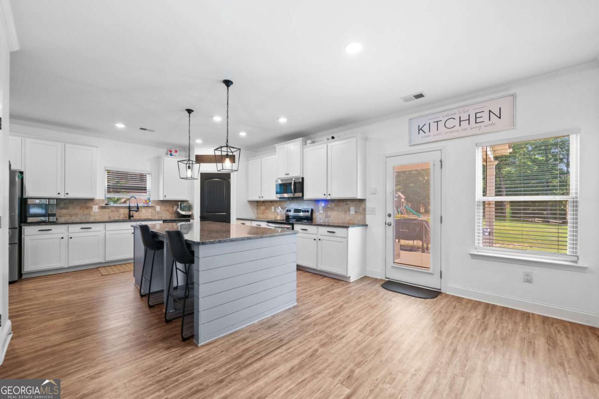 13 Four Feathers Lane Rydal GA 30171