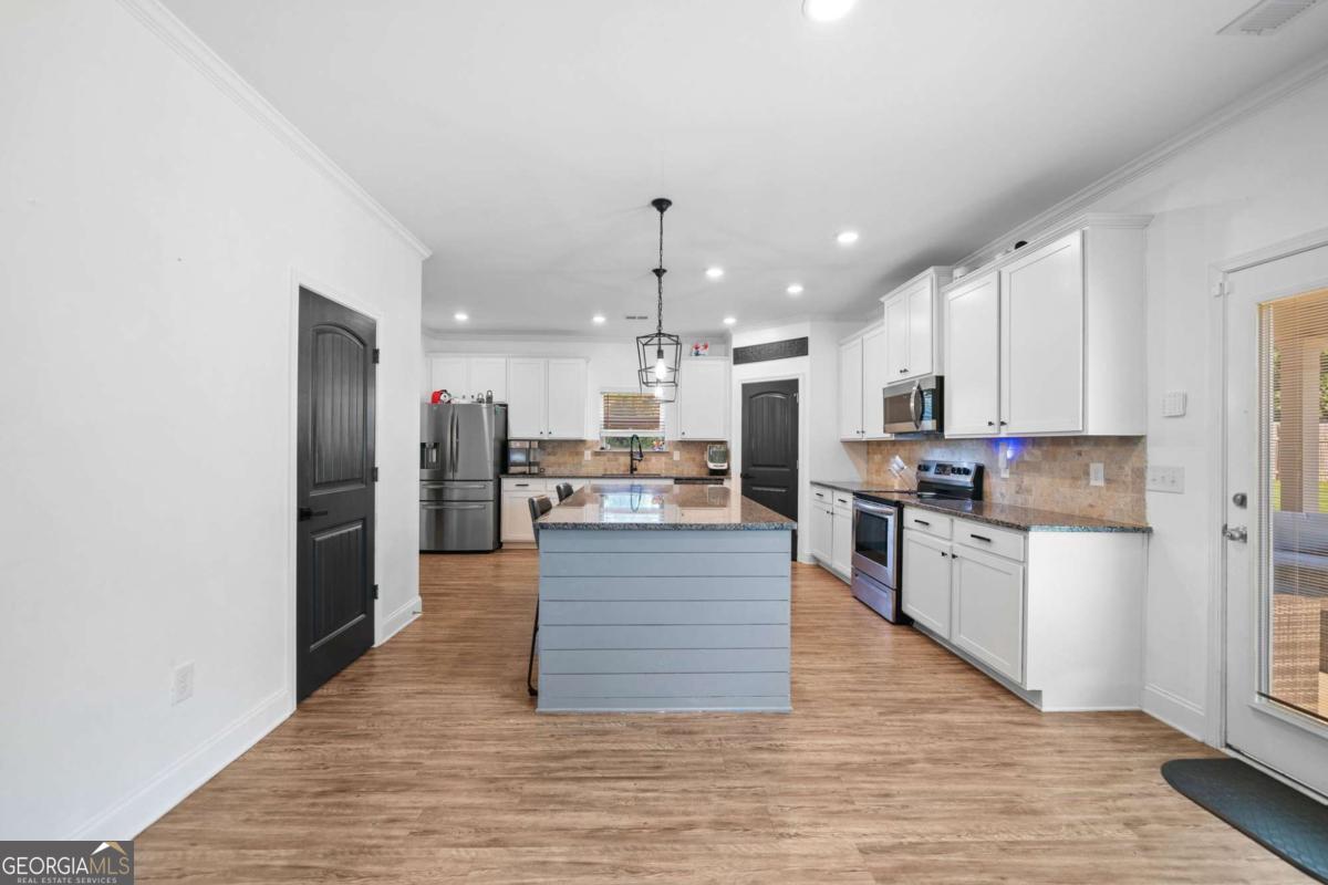 13 Four Feathers Lane Rydal GA 30171
