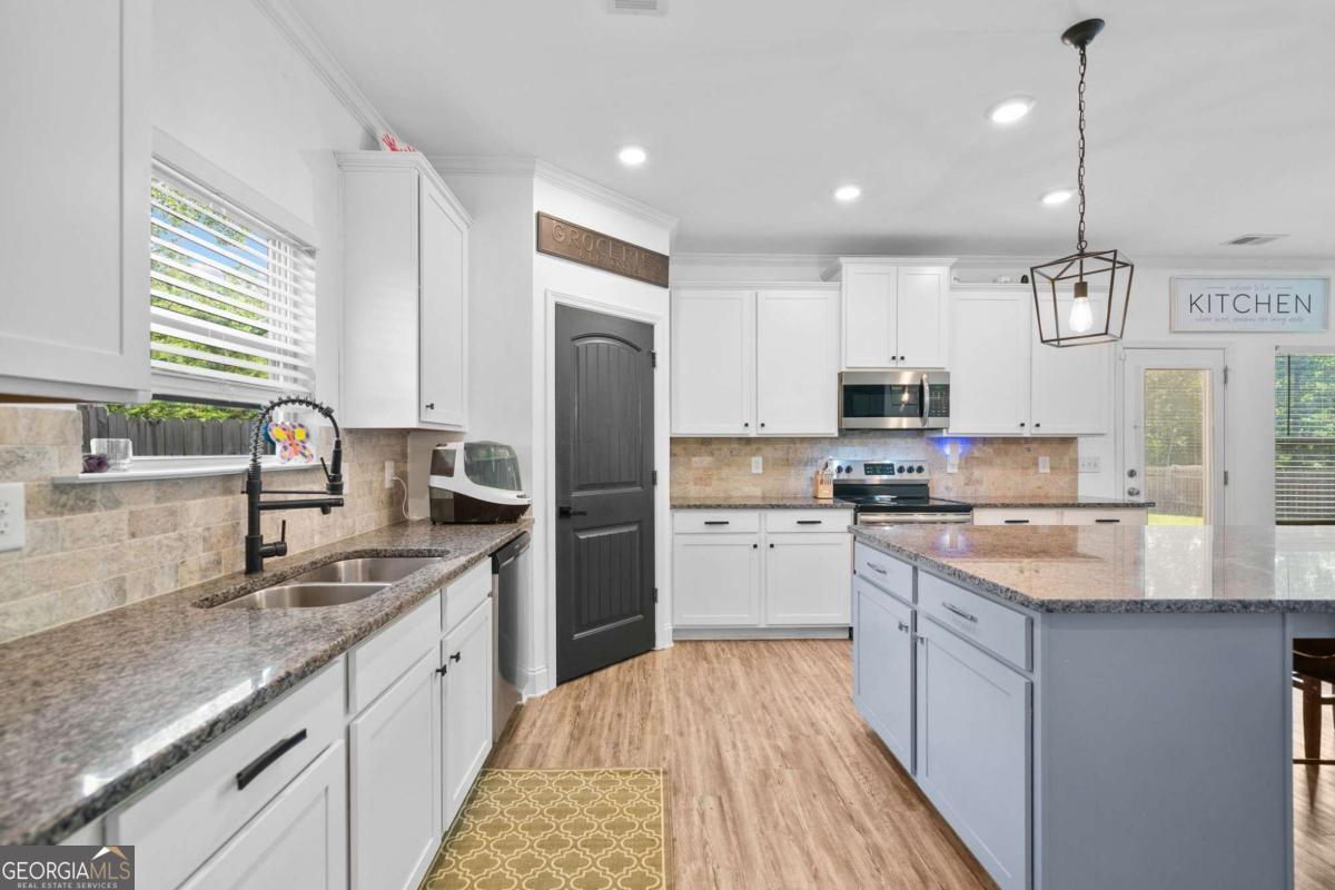13 Four Feathers Lane Rydal GA 30171